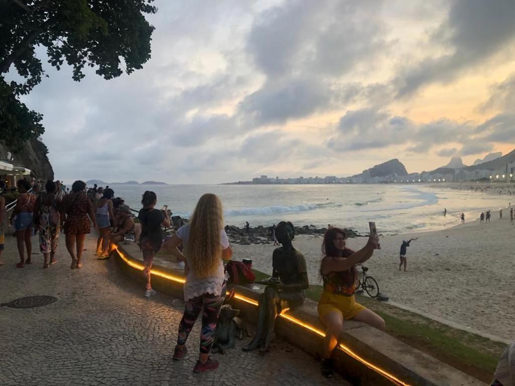 Copacabana Rua Tranquila E Arborizada Perto De Tudo Posto 2 Рио-де-Жанейро Экстерьер фото